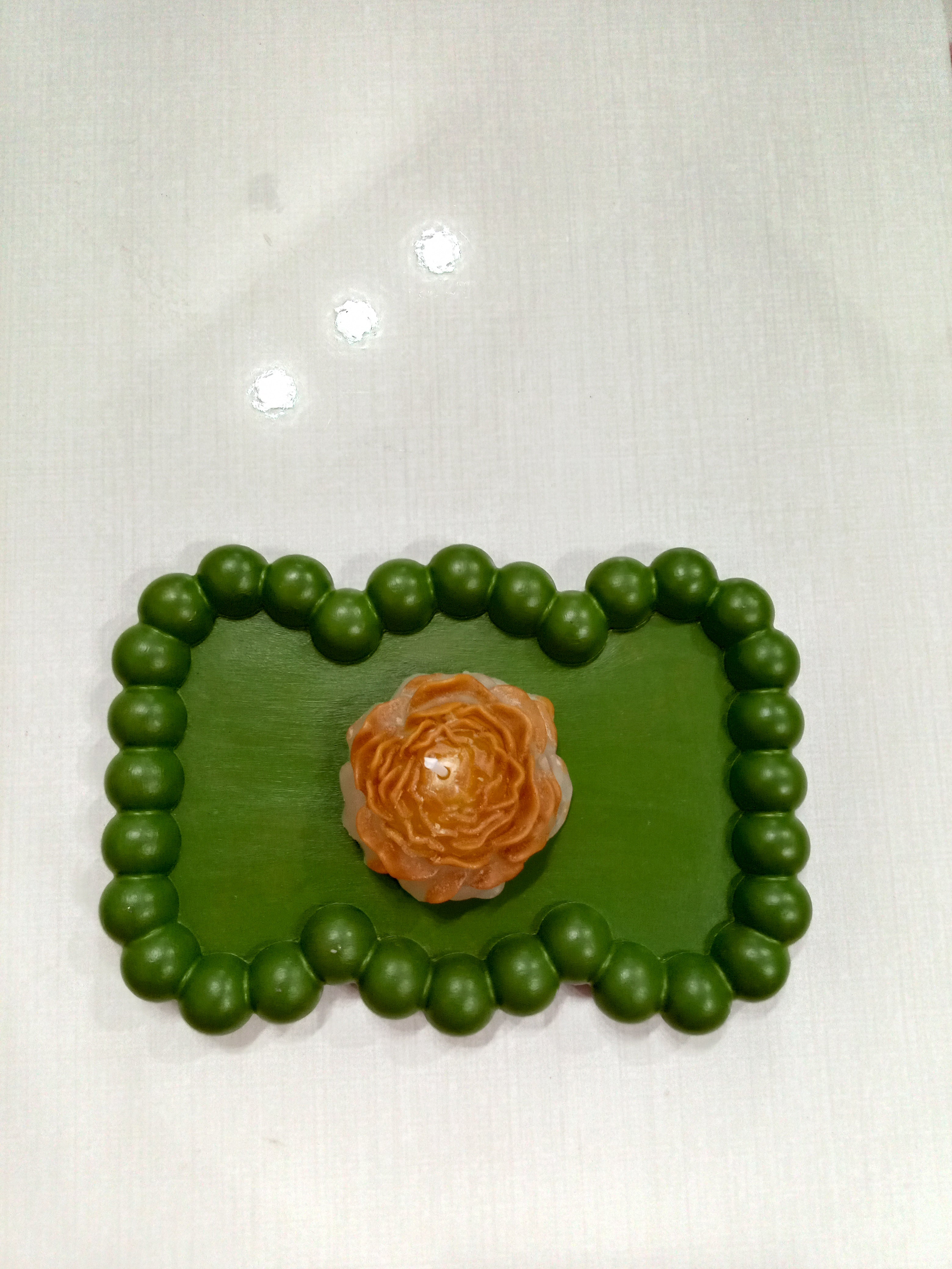 Olive Green Bubble Tray with Rose Candle